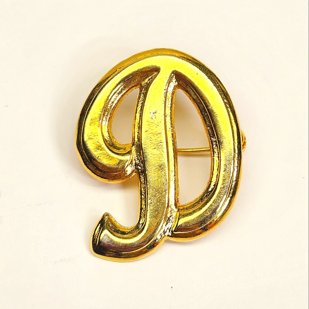 Gold Letter D Brooch